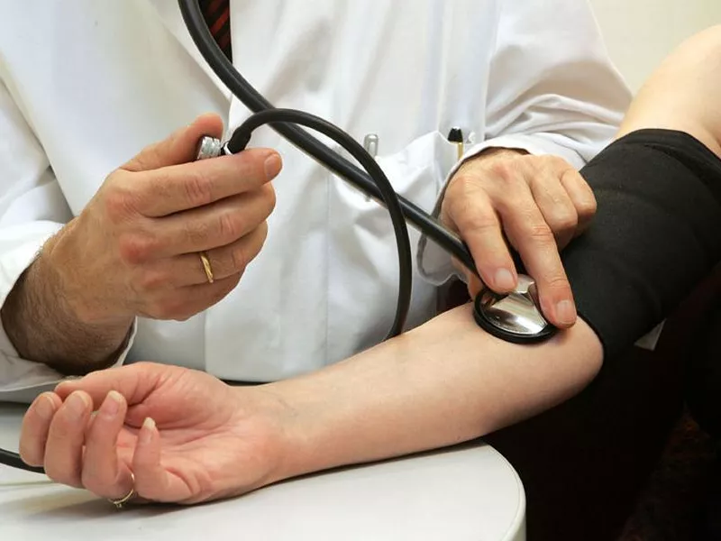 A hypertonia kezelése: ajánlások és a valódi világ