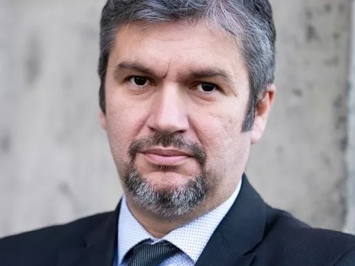 Hadházy: Tavaly 3316 magyar gyógyszertámogatási kérelmét utasították el