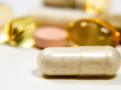 Ópioidok helyett ibuprofén-paracetamol kombináció