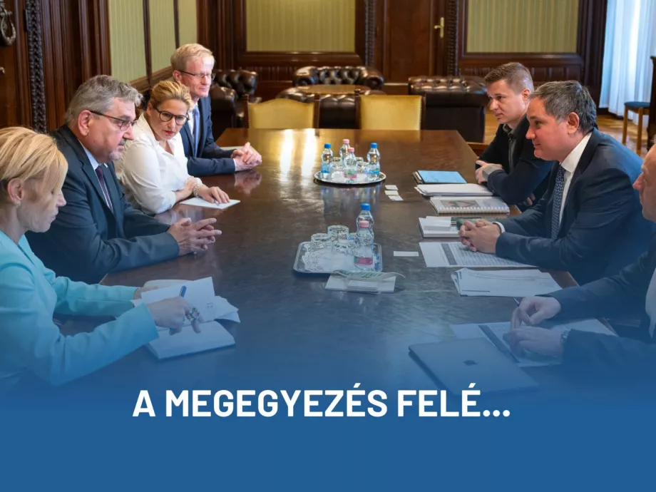 Ismét tárgyalt a gyógyszergyártókkal Nagy Márton