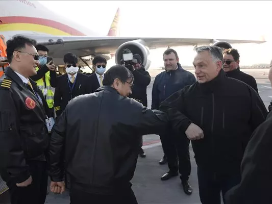 Megérkezett egy egészségügyi szállítmány Kínából