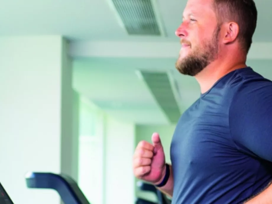 Fit-fat paradoxon: lehet-e egészséges egy elhízással élő személy?