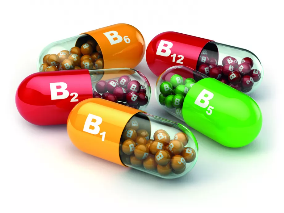 A derékfájás gyógyszeres terápiája: a fájdalomcsillapító mellett adagolt B-vitaminok