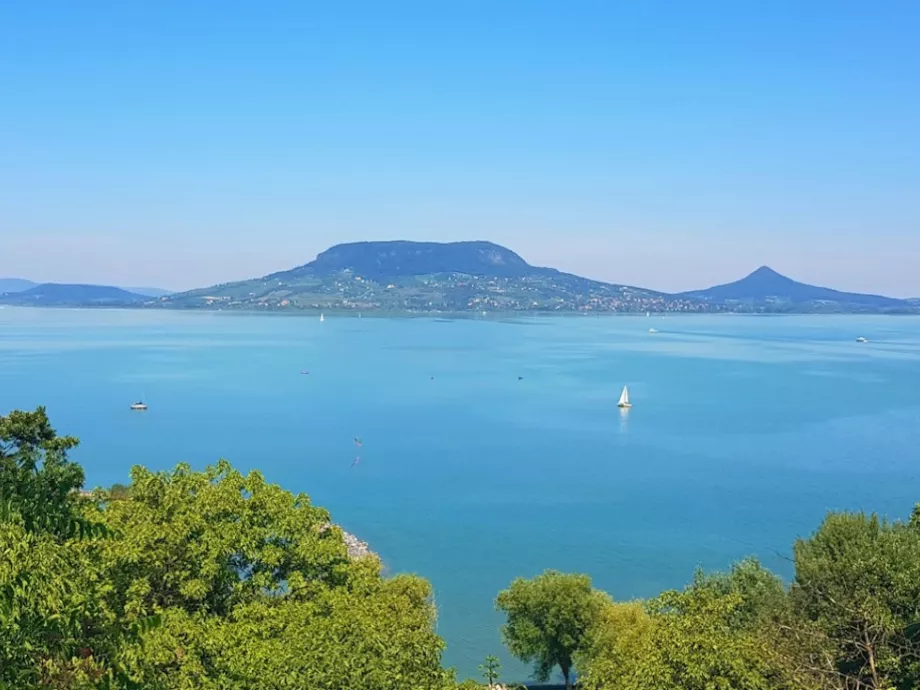Sokféle gyógyszermaradványt találtak a Balatonban