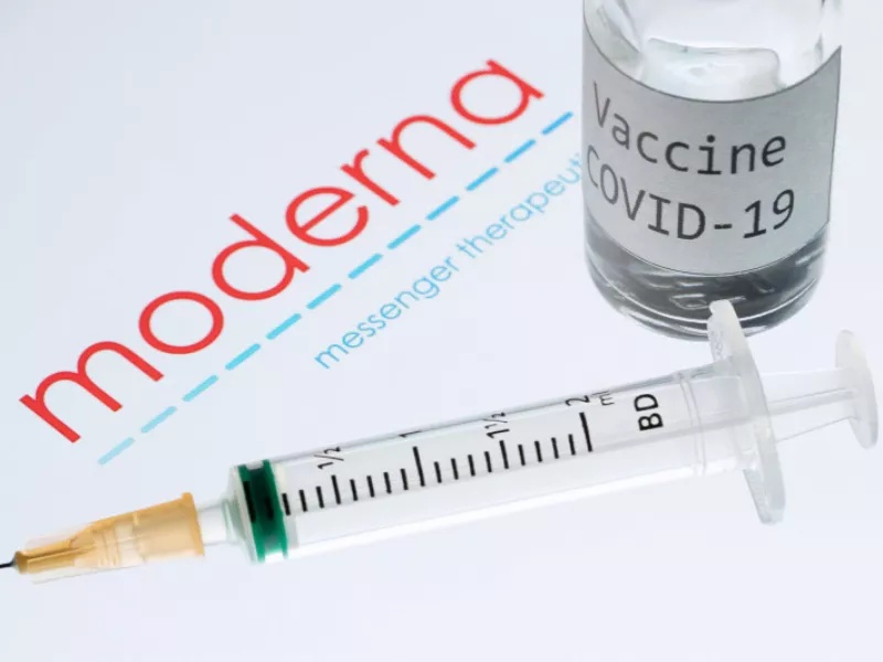 A Moderna nyerte a Covid-vakcinák vásárlására kiírt közbeszerzést