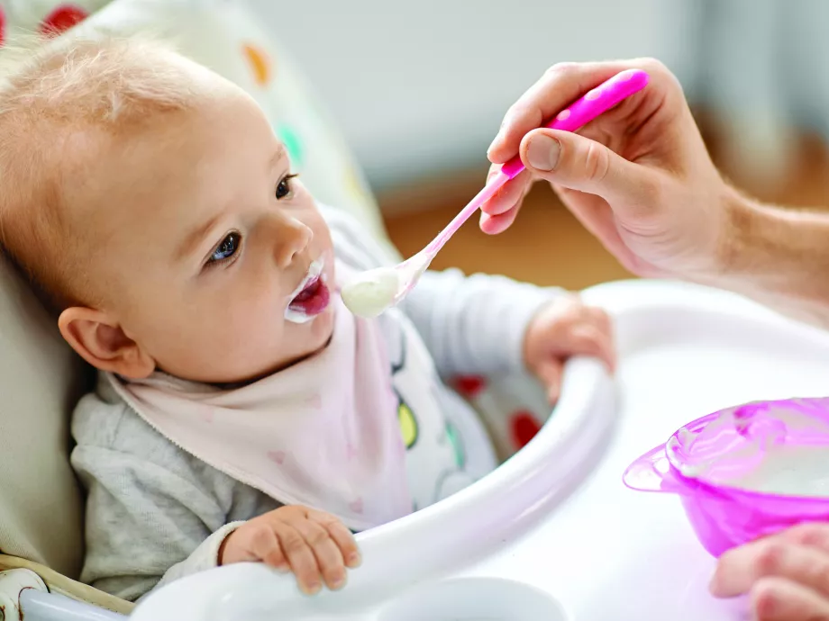 A csecsemőtáplálás hatása a gyermekkori neuropszichiátriai kórképek kialakulására